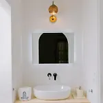 アパートホテル Hercules Luxury Living ナウサ