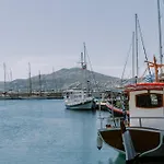Hercules Luxury Living 3*