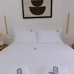 Hercules Luxury Living アパートホテル ナウサ