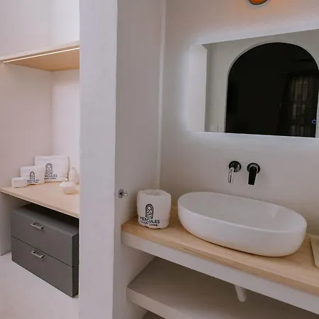 Hercules Luxury Living מלון דירות נאוסה