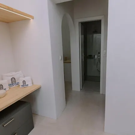 מלון דירות Hercules Luxury Living נאוסה