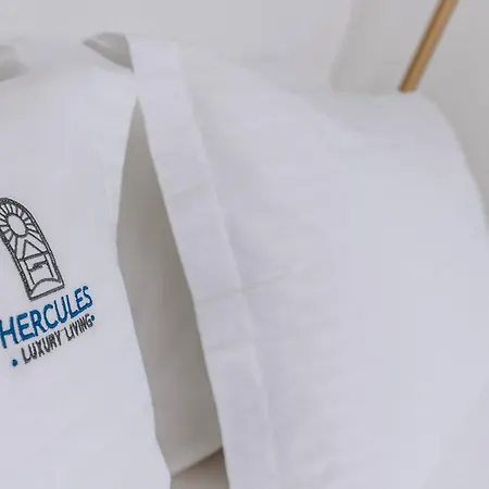 מלון דירות Hercules Luxury Living