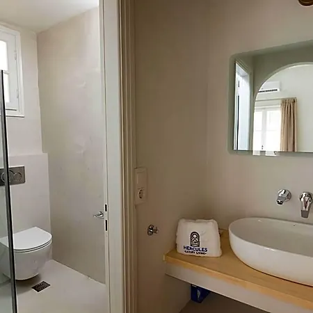 מלון דירות Hercules Luxury Living נאוסה