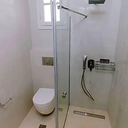Hercules Luxury Living מלון דירות