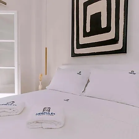 Hercules Luxury Living מלון דירות נאוסה