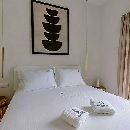 Hercules Luxury Living נאוסה