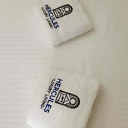 Hercules Luxury Living 4* נאוסה