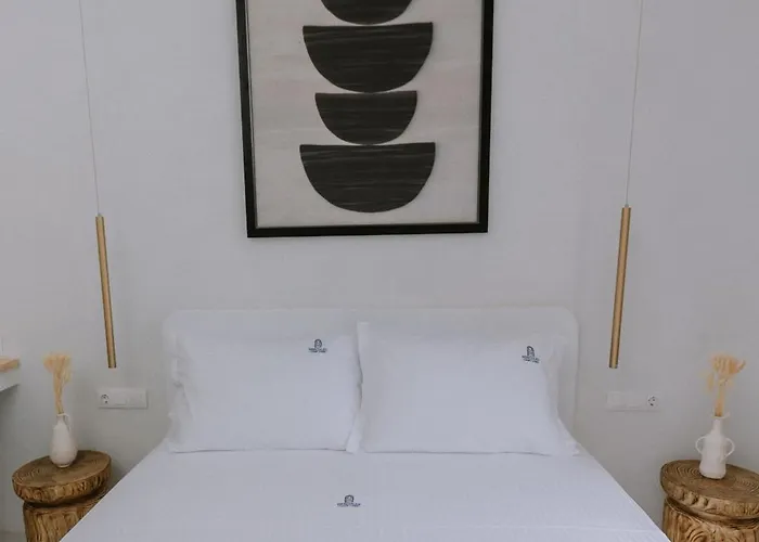 Hercules Luxury Living נאוסה