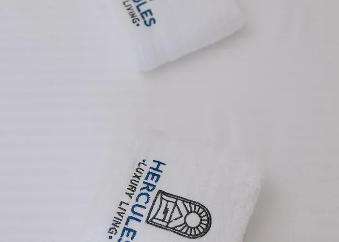 מלון דירות Hercules Luxury Living 3*