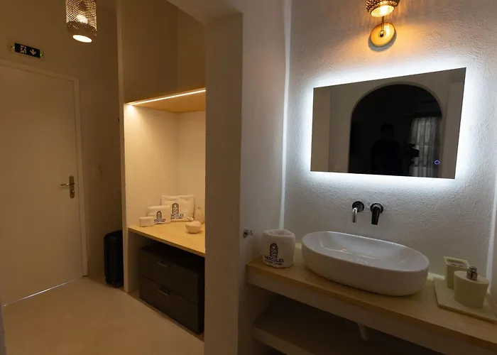 Hercules Luxury Living מלון דירות נאוסה